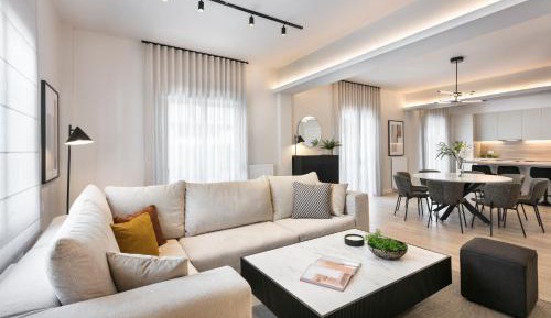 Four-Bedroom Luxury Apartment
