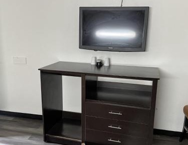 Deluxe Queen Suite