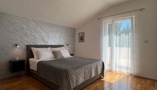Standard Two-Bedroom Apartment with Terrace and Sea View