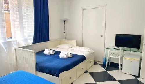 Quadruple Room with Private Bathroom