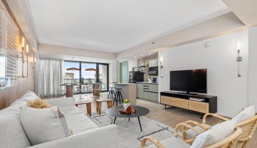 2 Bedroom Apartment West With Balcony