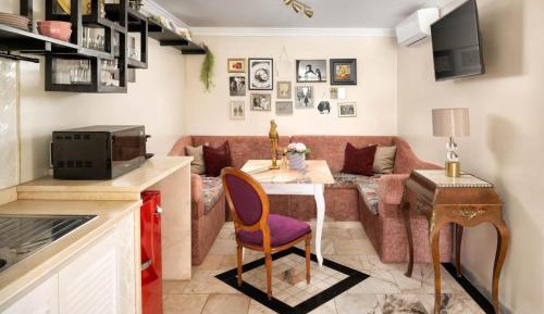 Two-Bedroom Deluxe Apartment with Balcony