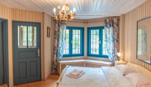 Four-Bedroom Holiday Home