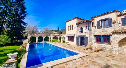 Villa