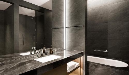Premier Deluxe Twin Room