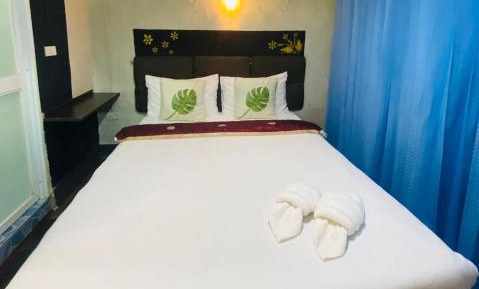 Standard Queen Room