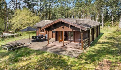 Three-Bedroom Holiday Home 