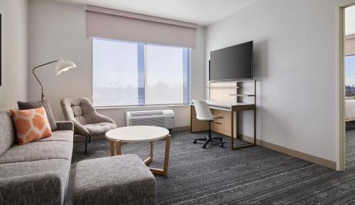 One-Bedroom King Suite