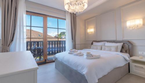 Double Room with Lake View