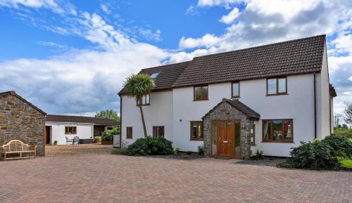 Six-Bedroom House