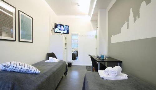 Basic Triple Room with Shared Bathroom