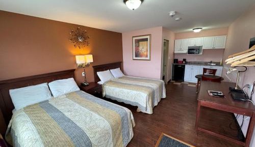 Queen Room with Two Queen Beds and Kitchenette - Non-Smoking