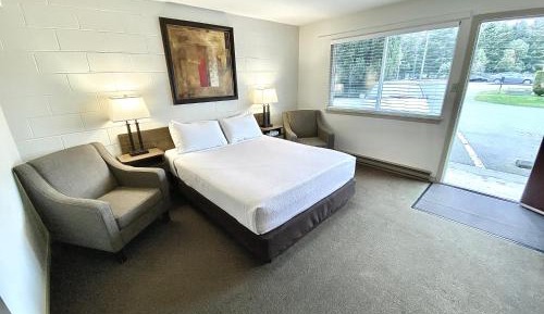Standard Queen Room