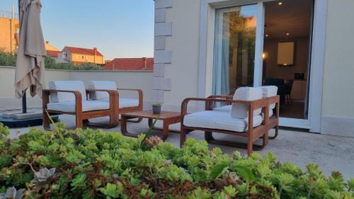 Apartment with Terrace