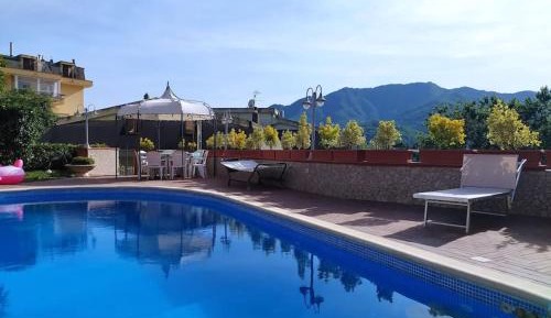 Five-Bedroom Apartment with Pool Access