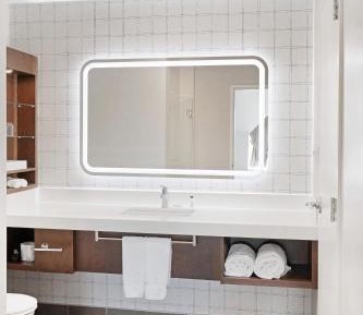 Deluxe King Room with Water View