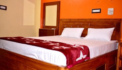Deluxe Double Room (2 Adults + 1 Child)