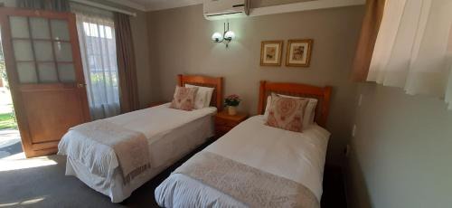 Twin Room with Bathroom