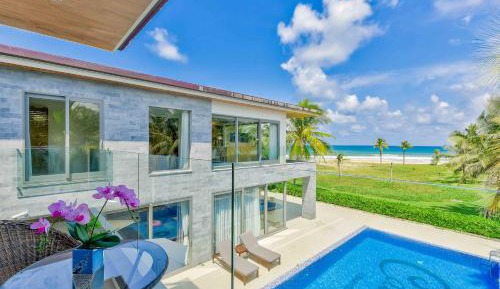 Villa - Beach Front