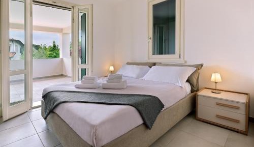 Superior One-Bedroom Apartment with Terrace