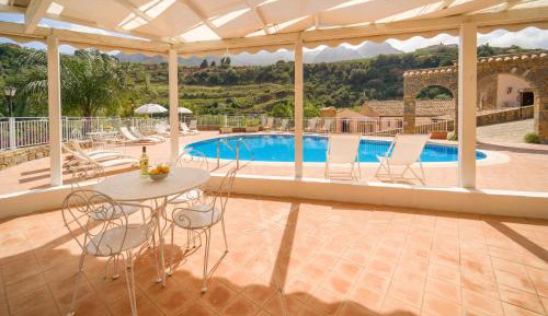 Twelve-Bedroom Holiday Home