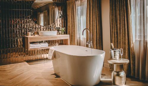 Deluxe Double Room with Bath