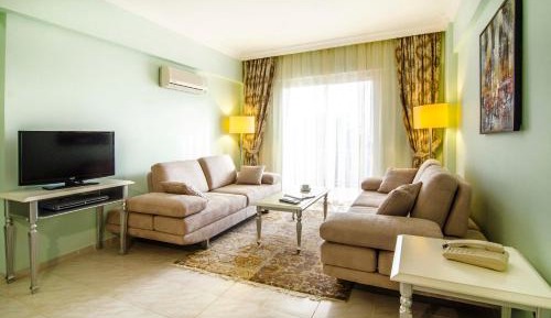 Suite with Mountain View