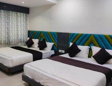 Deluxe Family Room