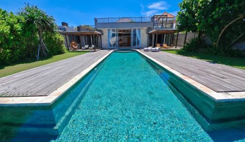 Villa Beach Front Sahadewa