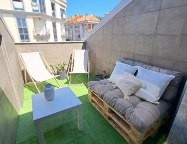 Deluxe Two-Bedroom Apartment with Garden View