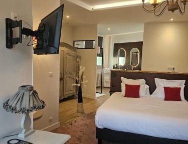 Junior Suite with Balcony