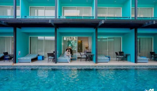 Deluxe Double Room with Pool Access