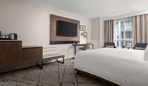 Junior Suite with King Bed - Renovated