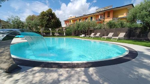 Double Room Single USE ( 1 Adult )