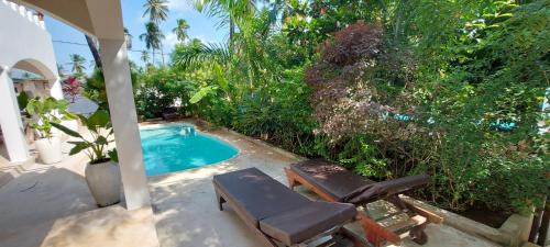 Apartment with Pool View 