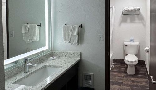 Deluxe Quadruple Room - Non-Smoking