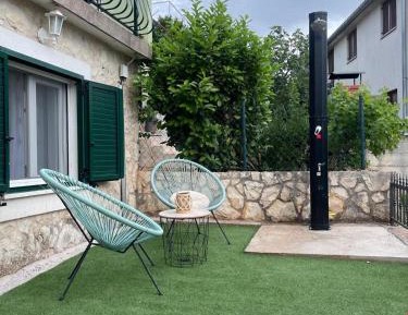 One-Bedroom Apartment with Terrace