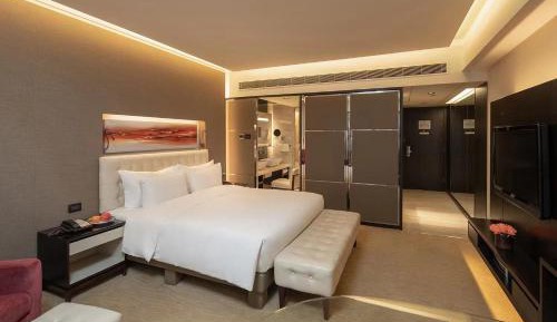 Premier King Size Bed Room - West Wing