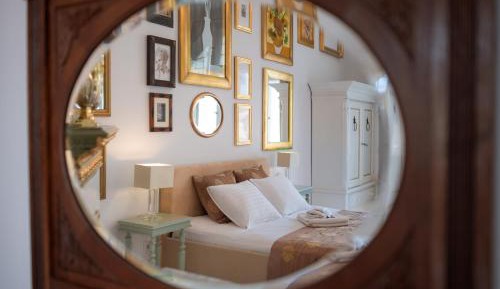 Two-Bedroom Deluxe Apartment