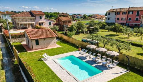 Five-Bedroom Holiday Home