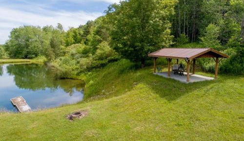 Three-Bedroom Holiday Home 