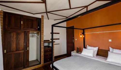 Queen Room with Garden View