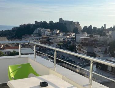 Superior Apartment with City View