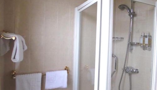Single Room with Shared Bathroom