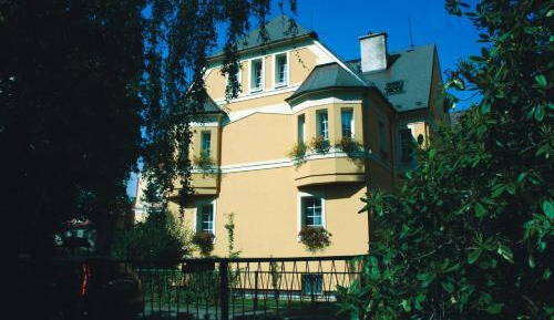 Apartment (2 Adults)