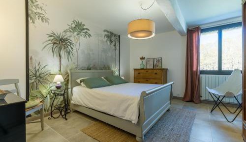 Queen Room with Garden View
