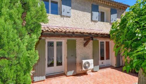 Three-Bedroom Holiday Home 