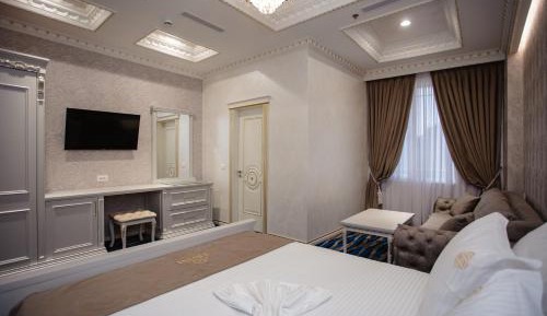 Deluxe Double Room with Extra Bed