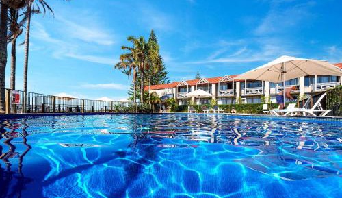 King Room with Pool View 