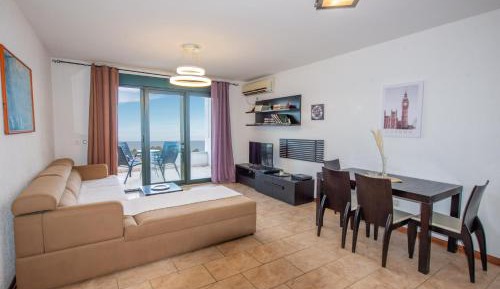 Apartment with Sea View